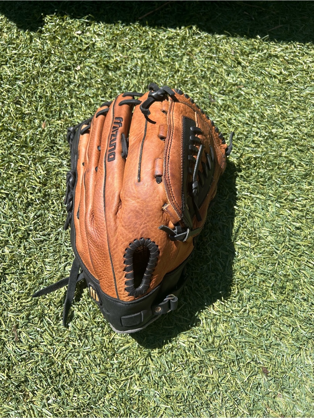 Mizuno Baseball/Softball Glove 14in for Left Hand